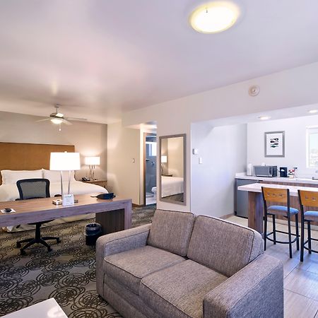 Holiday Inn & Suites Chihuahua Expo By Ihg Exterior photo